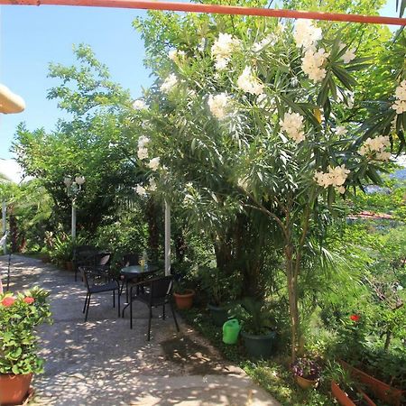 Feride Hotel Махинари Екстериор снимка