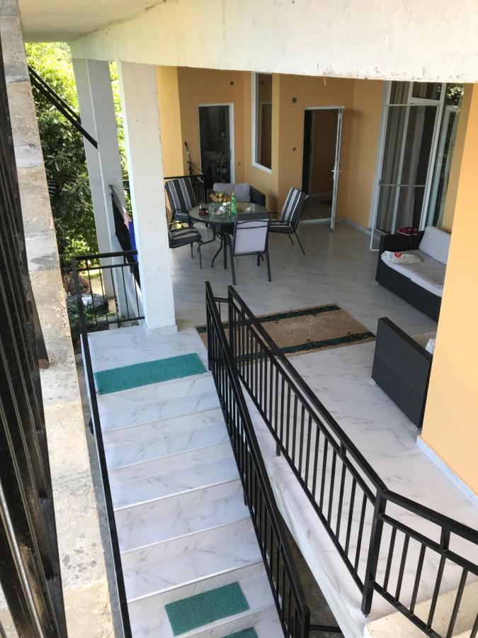 Feride Hotel Махинари Екстериор снимка