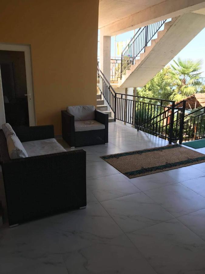 Feride Hotel Махинари Екстериор снимка